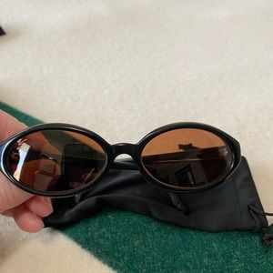 Serengeti sunglasses. Good condition, some wear on ear area (end of temple)